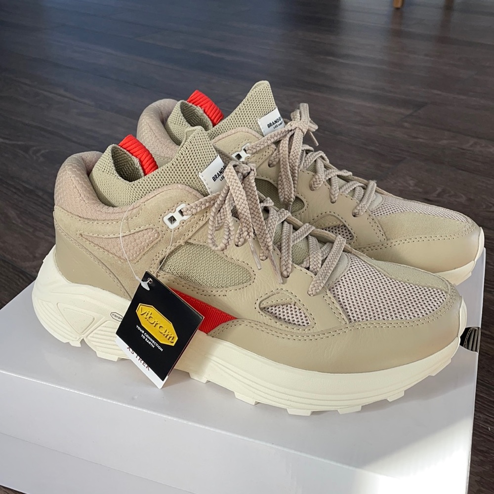 Brandblack Unisex Aura Sneaker